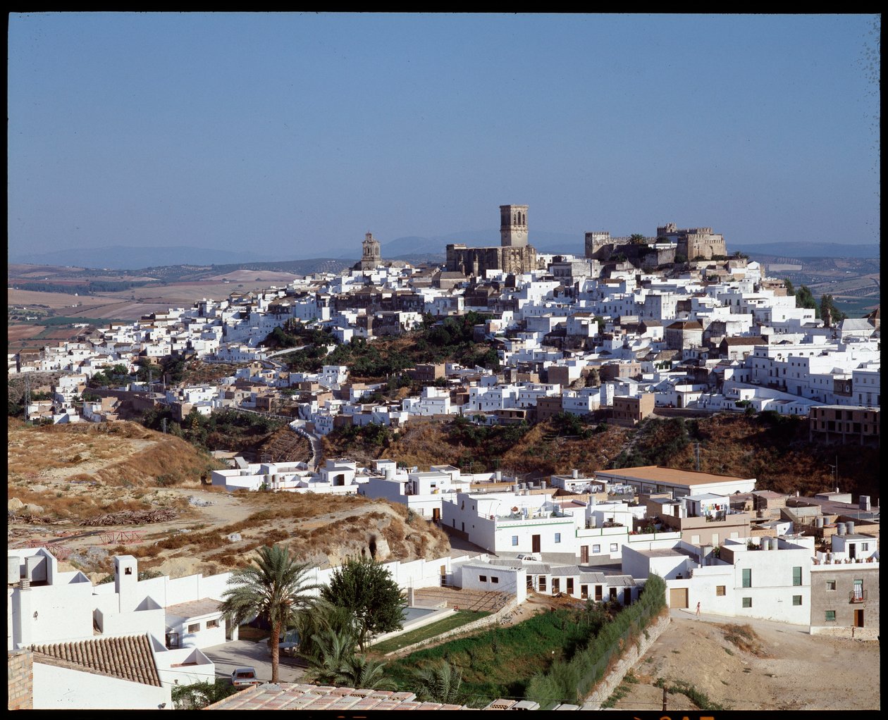 Arcos de la Frontera şehrinin panoramik manzarası, Endülüs, İspanya by School Spanish