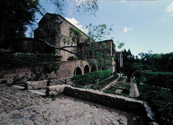 Bahçeden bir görünüm (fotoğraf) by School Spanish