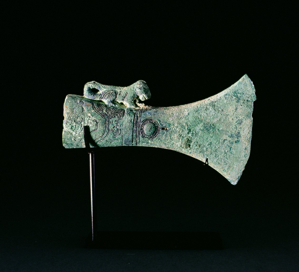 Balta-Kafa, Dongson Kültürü, c.200 BC-200 AD (bronz) by School Vietnamese