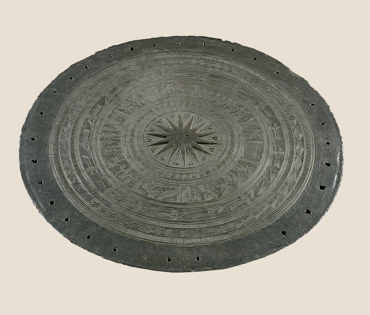 Dong Son davulunun tepesinden detay, MÖ 2.-1. yy (bronz) by School Vietnamese