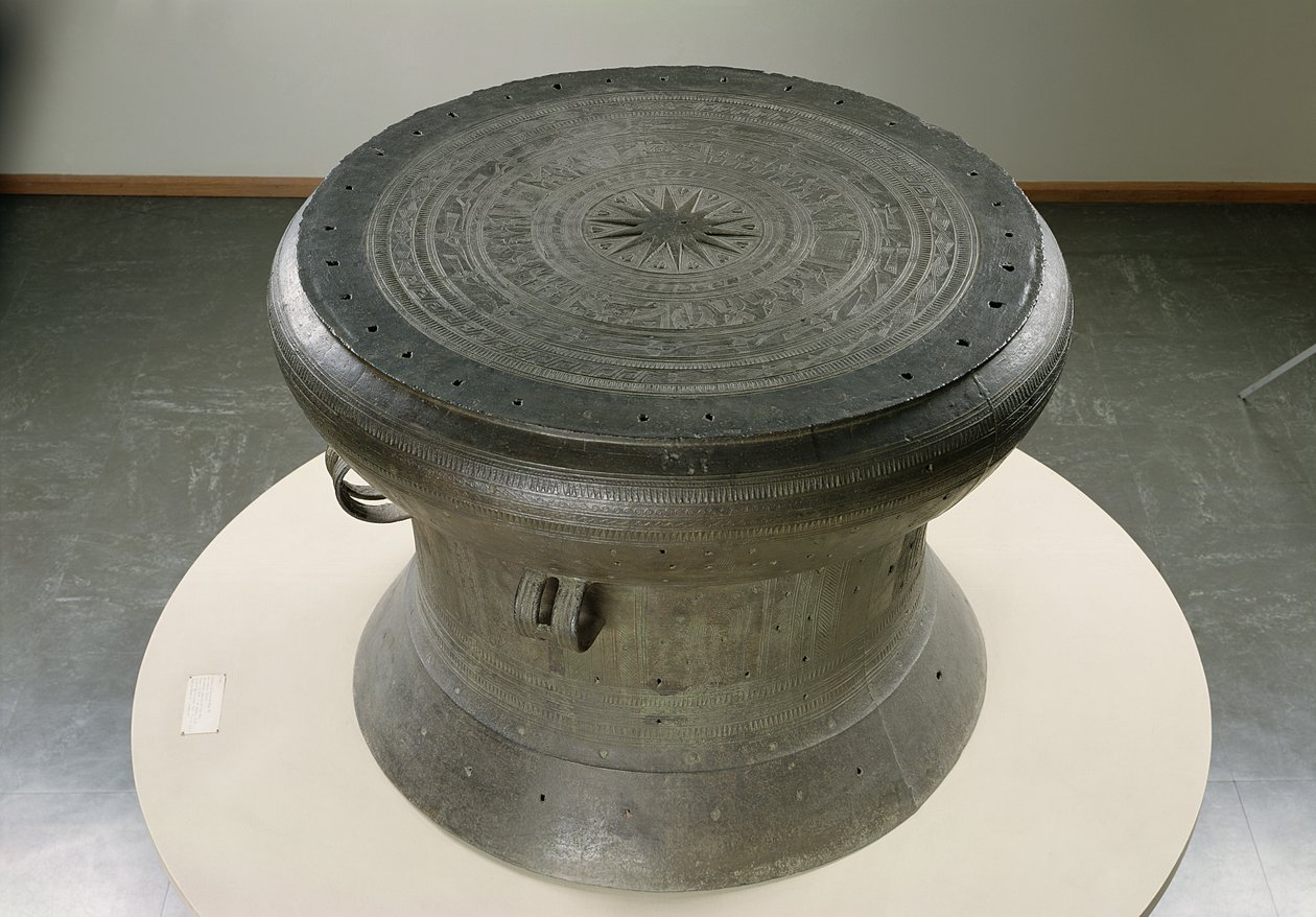 Davul, Dong Son stili, MÖ 2.-1. yüzyıl (bronz) (ayrıca bkz. 232894) by School Vietnamese