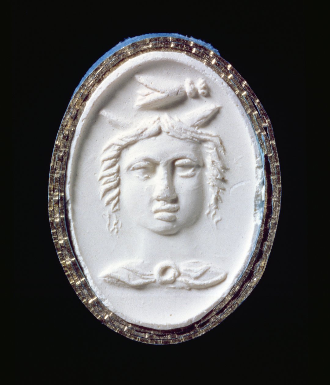 Yüzü bakan bir altın yüzük izlenimi by Scythian