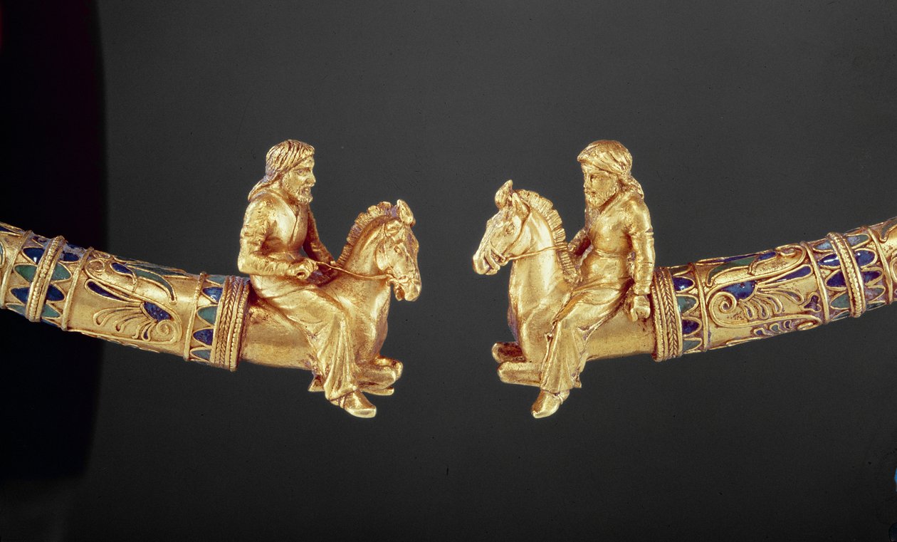 İskit atlıları şeklinde sivri uçlu boyun halkası (altın) by Scythian
