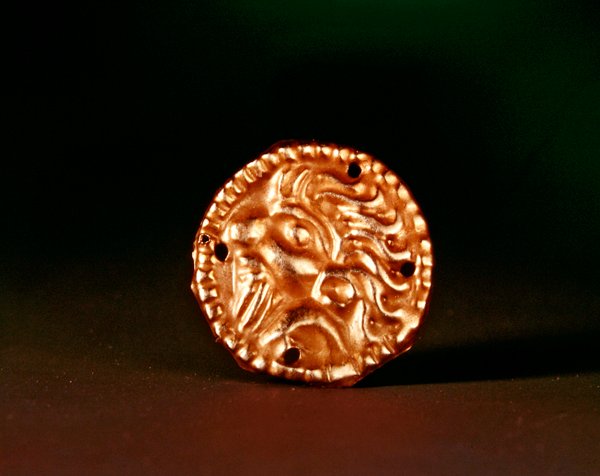 Sakallı bir İskit temsili olan plaket (altın) by Scythian