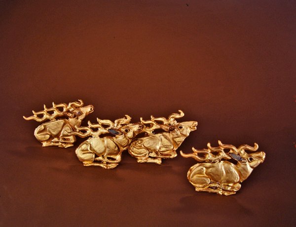 Ren geyiği, tahta sadaktan dört plaket (altın ve turkuaz) by Scythian