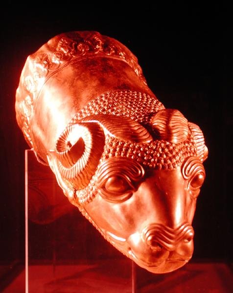 Moufflons kafası şeklinde Rhyton (altın) by Scythian