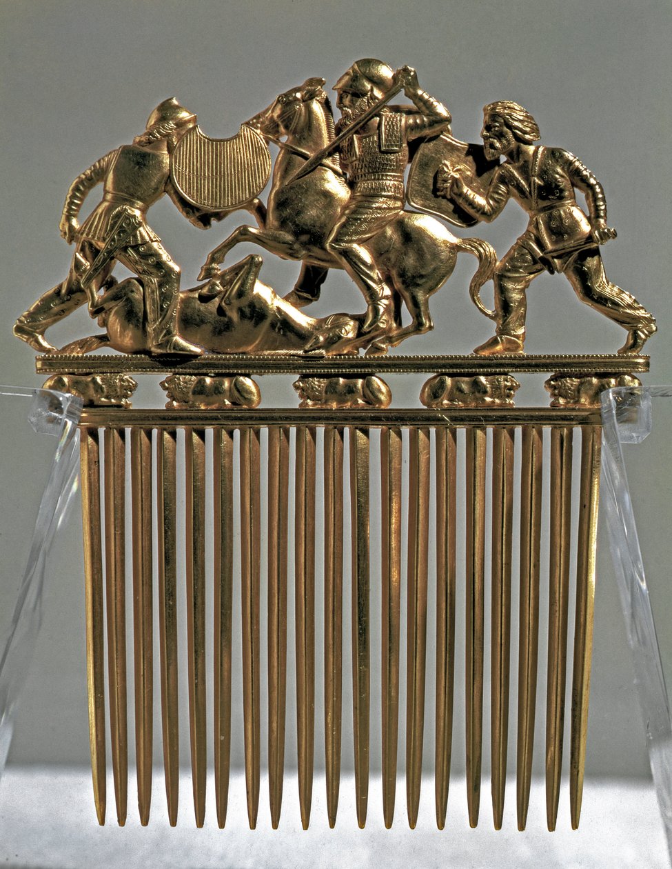 Art Scythian (İskit uygarlığı): altın tarak, İskit savaşçılarıyla savaş sahnelerini süslüyor (dövüş sahnesi ile tarak). Rusya