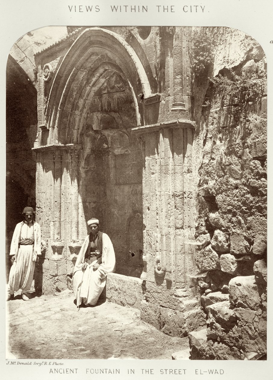 Şehir içinden manzaralar: El-Wad caddesindeki antik çeşme, c.1864-65 by Sgt. James M. McDonald