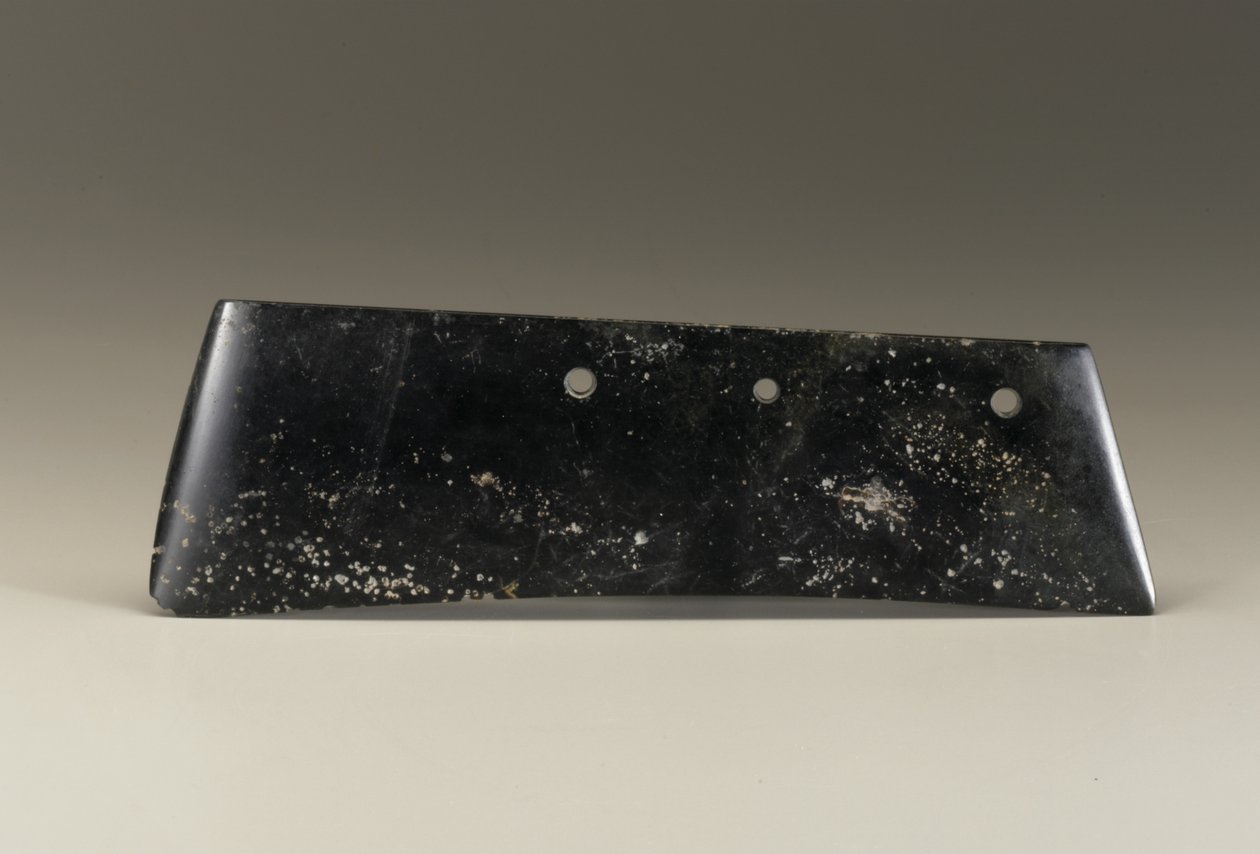 Tören aleti (yeşim taşı) by Shang Dynasty Chinese School