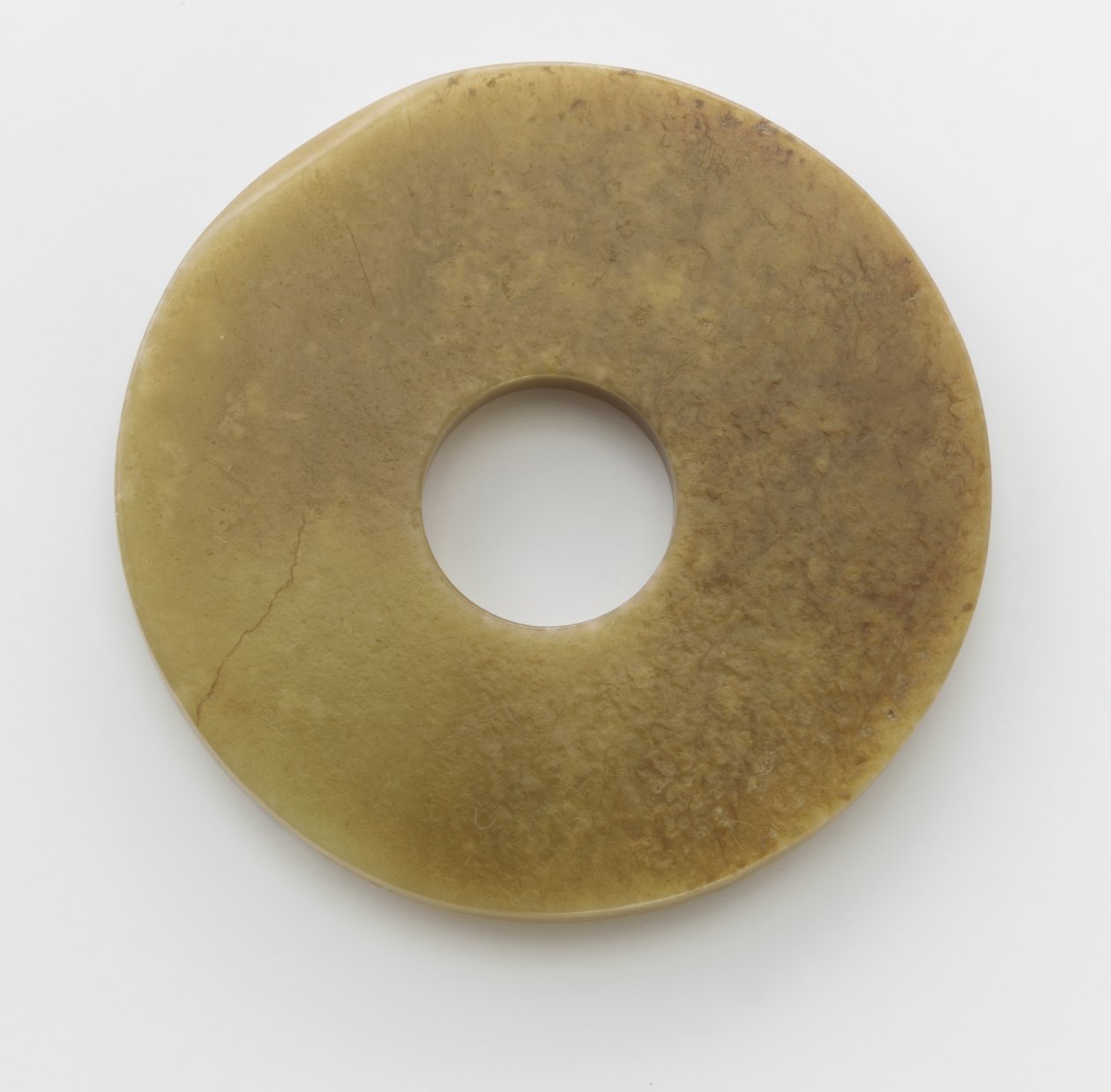 Ritüel diski (bi) (yeşim) by Shang Dynasty Chinese School