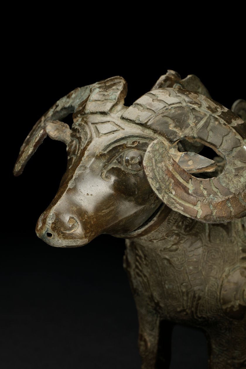 Ritüel koç biçimli şarap kabı, Gong (bronz) by Shang Dynasty Chinese School