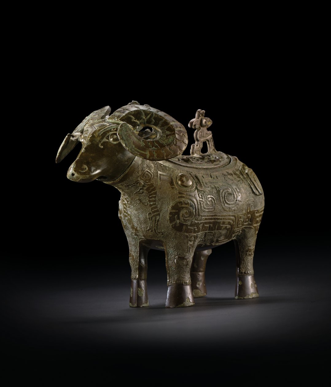 Ritüel koç biçimli şarap kabı, Gong (bronz) by Shang Dynasty Chinese School