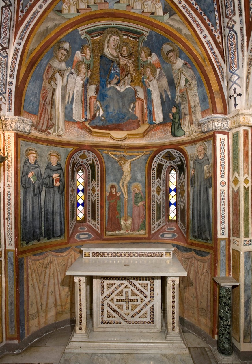 Bakire ve Çocuk ve Çarmıha Gerilme (restorasyondan sonra). Siena okulunun freski. 14. yüzyıl. Bakire Şapeli. Saint Benedetto Manastırı (Sacro Speco), Subiaco (Roma), İtalya by Sienese School