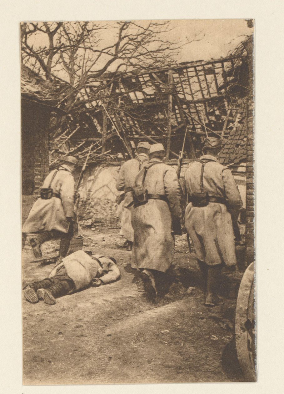 Arras savaşı (9 Mayıs-Haziran) Almanlar için son derece kanlıydı. (...) Neuville'in yakalanmasının bir bölümü (...) (nesne üzerine başlık) 12 cartes postales illustrées de la Grande Guerre / Pochette No 2 (nesne üzerine dizi başlığı) by Sémaphore