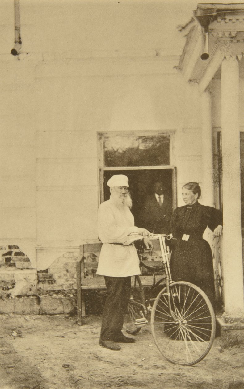 Rus yazar Leo Tolstoy bisikletli, Rusya, 1890