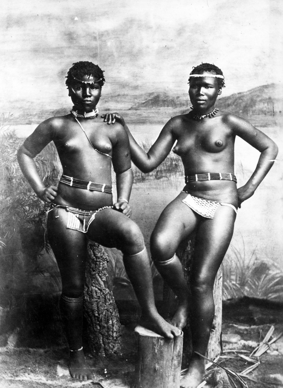 Zulu Kız Kardeşler, 1895 dolayları by South African Photographer