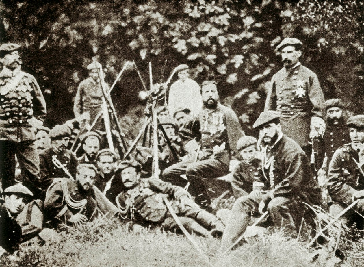 3. Carlist Savaşı (1872-1876): İspanya tahtına hak iddia eden Charles de Bourbon (1848-1909) (Carlos Maria de Borbon y Avusturya-Este veya Charles VII), Madrid Dükü, savunucuları tarafından çevrili. 1872-1876 dolaylarında fotoğraf by Spanish Photographer