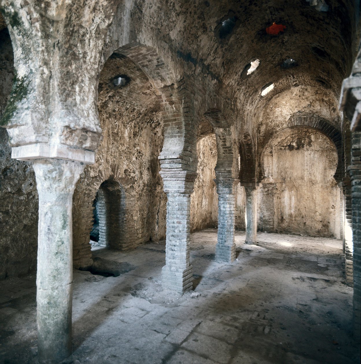 Arap Hamamları, Ronda, İspanya by Spanish School
