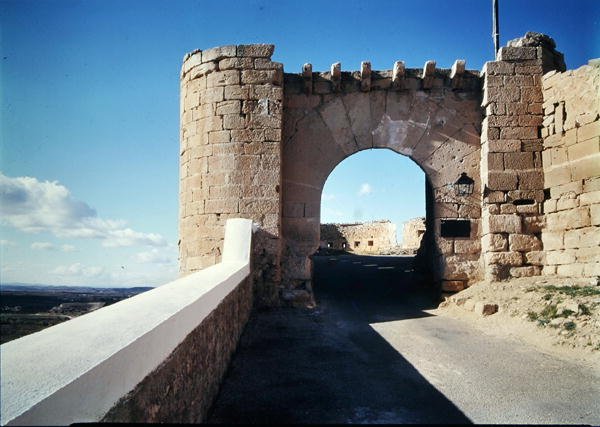Kaleye mazgallı geçit by Spanish School