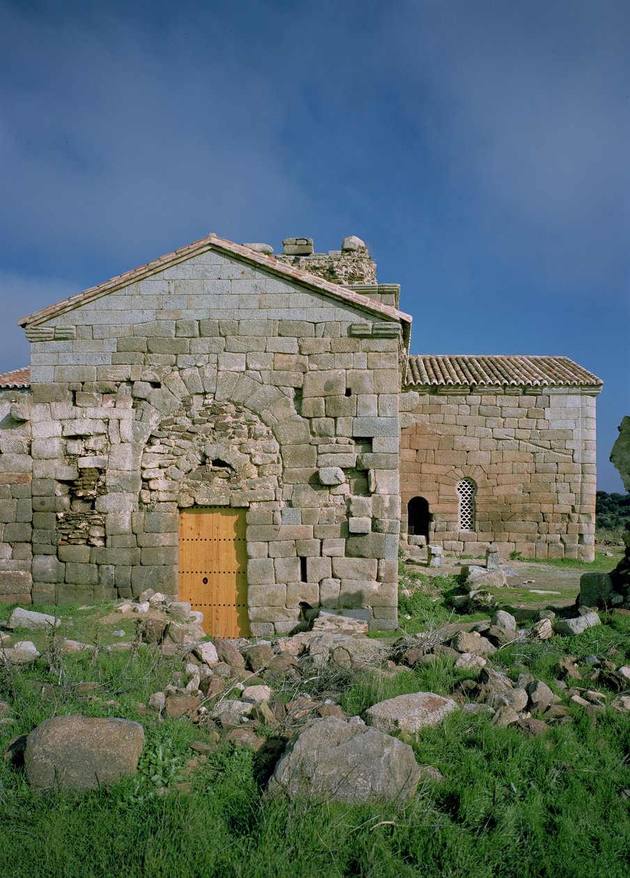 Batı cephesinin görünümü, inşa c.862-930 by Spanish School