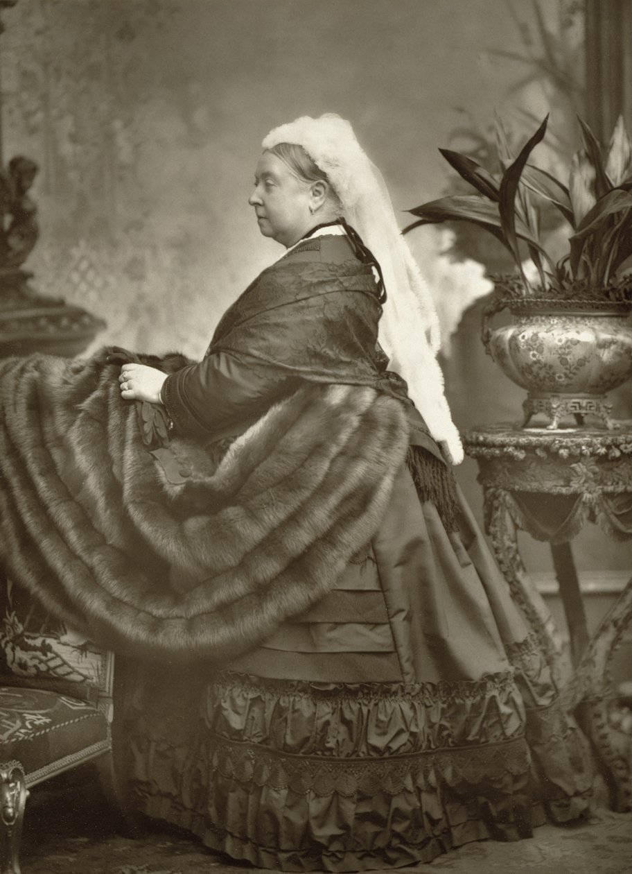Victoria: tam boy portre fotoğrafı by Stanislaus Walery