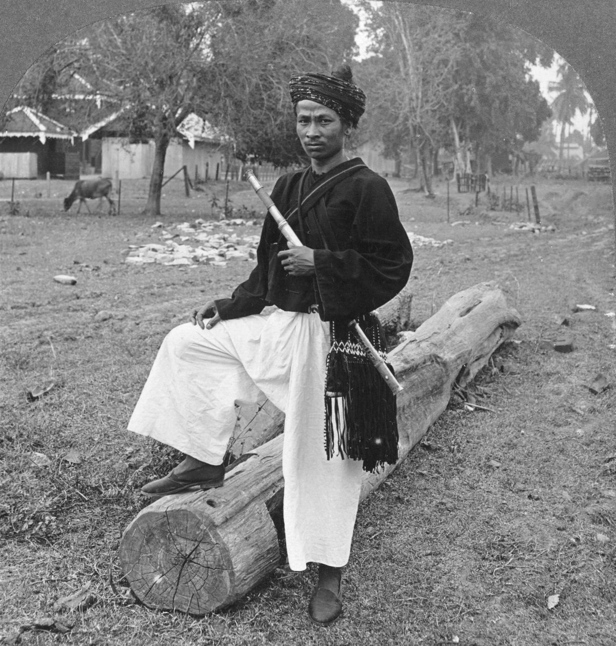 Kaçin Kabilesinin Adamı, Yukarı Burma, 1908 by Stereo Travel Co