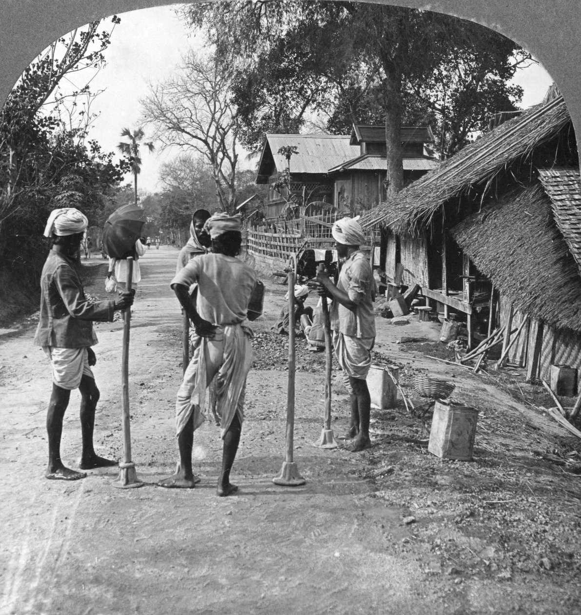 Yol tamiri, Bhamo, Burma, 1908 by Stereo Travel Co