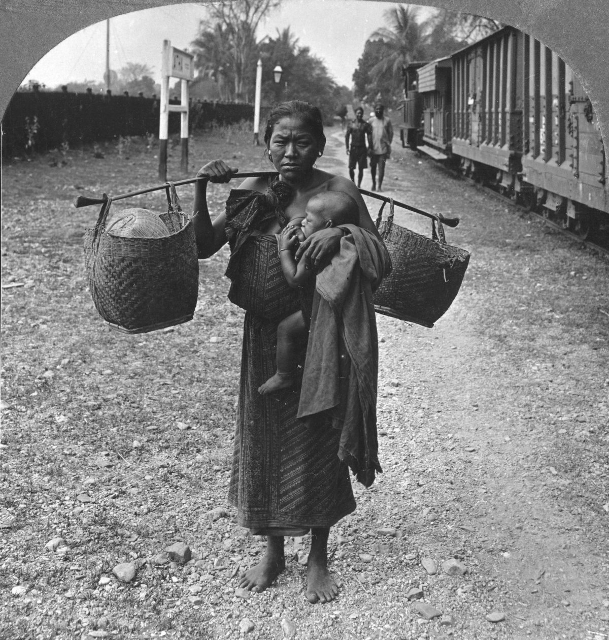 Shan kadın ve çocuğu, Yukarı Burma, 1908 by Stereo Travel Co