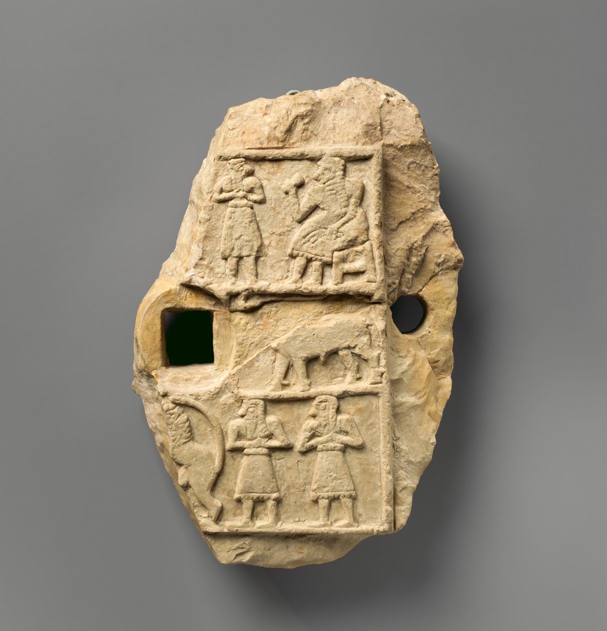 Bir ziyafet sahnesi ile kabartma plak, yaklaşık MÖ 2600–2500 (alçıtaşı kaymaktaşı) by Sumerian Sumerian