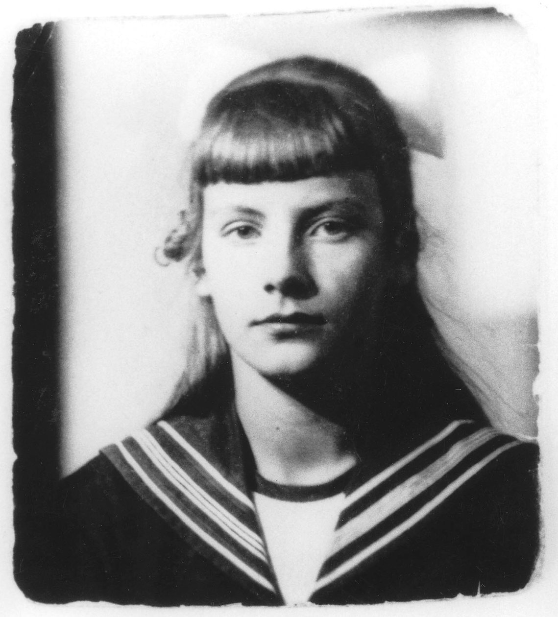 Gençken Greta Garbo (s/b fotoğraf) by Swedish Photographer