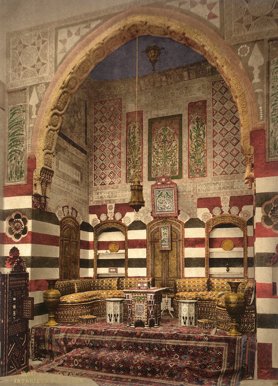 Güzel bir evde bir resepsiyon odasının içi, Şam, c.1880-1900 (fotokrom) by Swiss Photographer