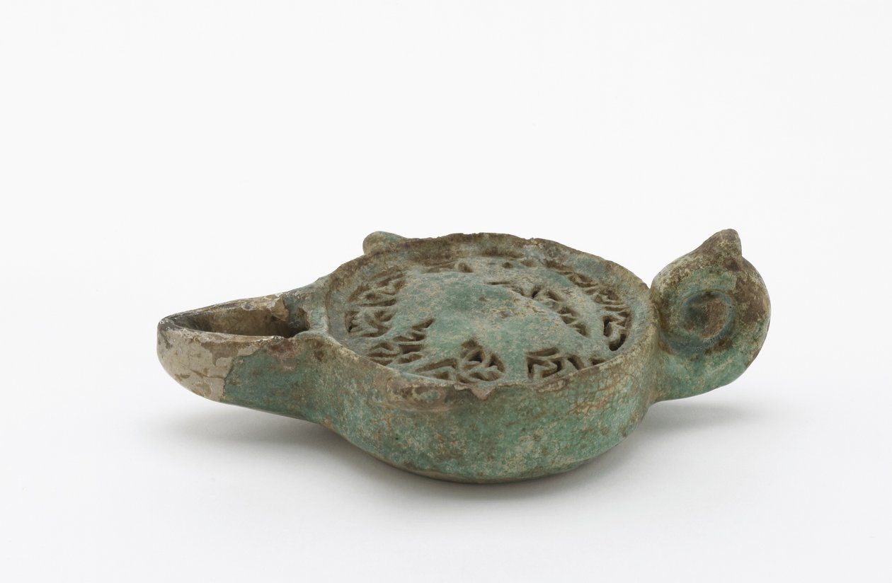Kandil, muhtemelen 12-13. yüzyıl (seramik) by Syrian