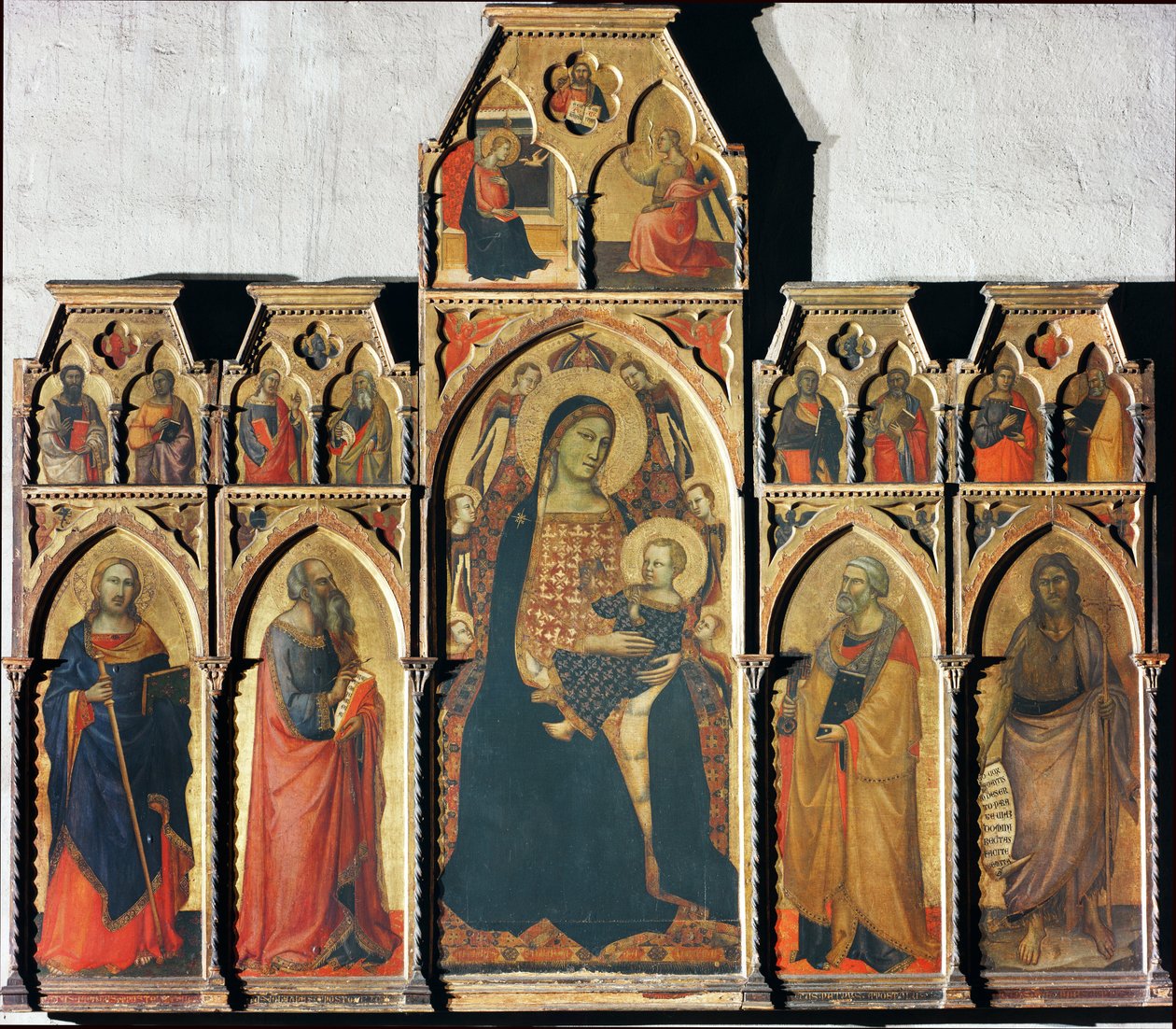 Aziz James Binbaşı, Aziz John Evangelist, Aziz Petrus ve Vaftizci Yahya ile çocuklu Bakire - panelde sıcaklık, 1350-1353 by Taddeo Gaddi