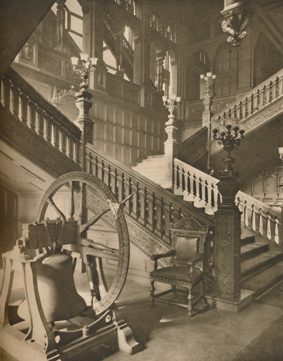 Bakkal Salonunun Muhteşem Merdiveni ve Martin Adlı Büyük Flaman Çan, c1935. by Taylor