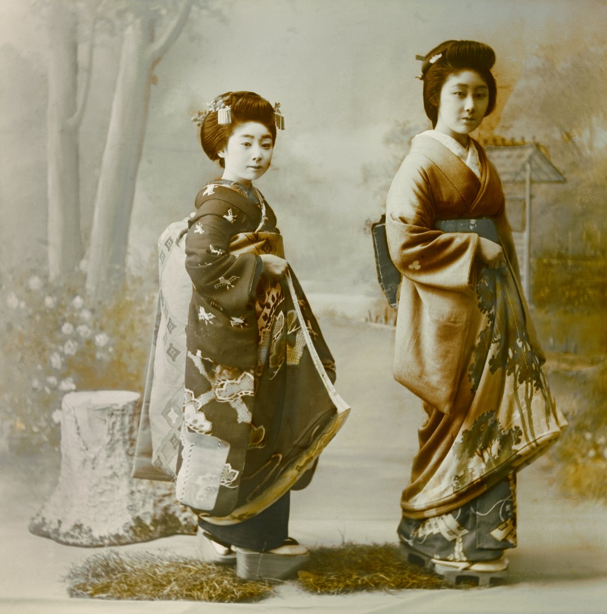 1900-1915 dolaylarında iki genç Geyşa