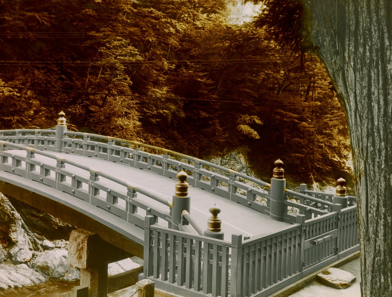 Nikko kentindeki Shinkyo (kutsal köprü), 1900 - 1915 civarı (fotoğraf) by Teijiro Takagi