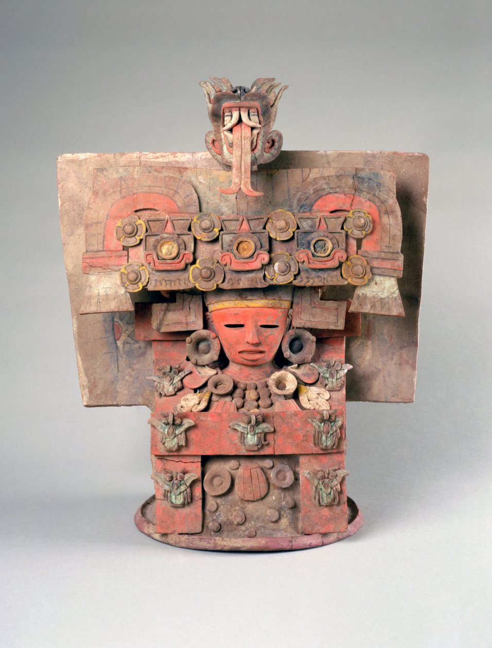 Tütsü Brülörü (incensario) Kapak, Meksika, 200-650 (çok renkli astar boyalı toprak kap) by Teotihuacan