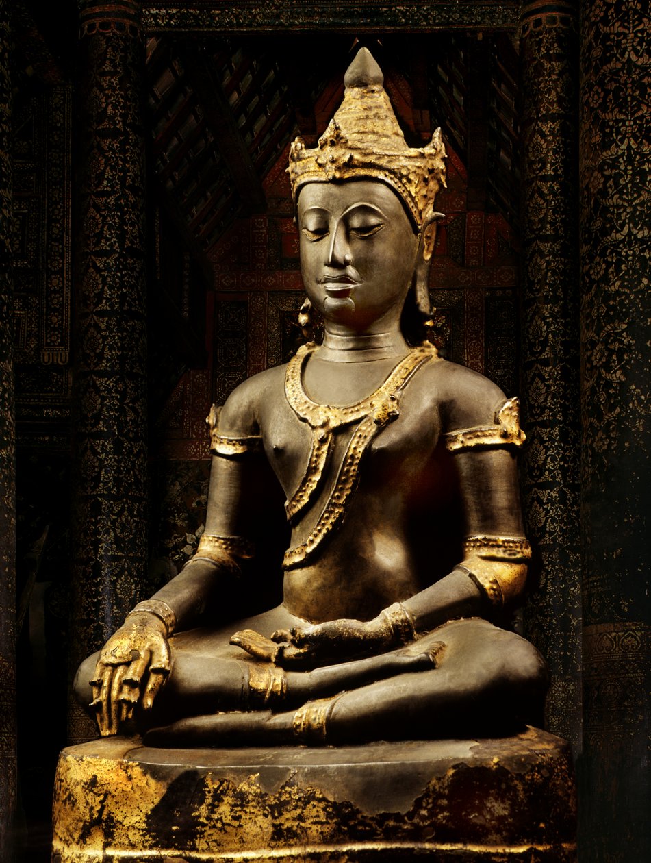 Lanna Buddha regalia ile süslenmiş by Thai School