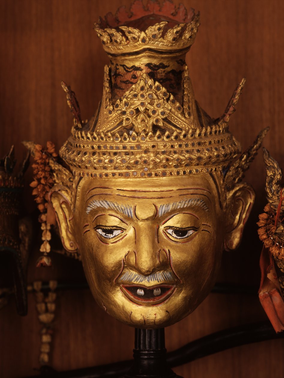Khon tiyatrosu için bir Reshi veya münzevi maskesi (metal) by Thai School