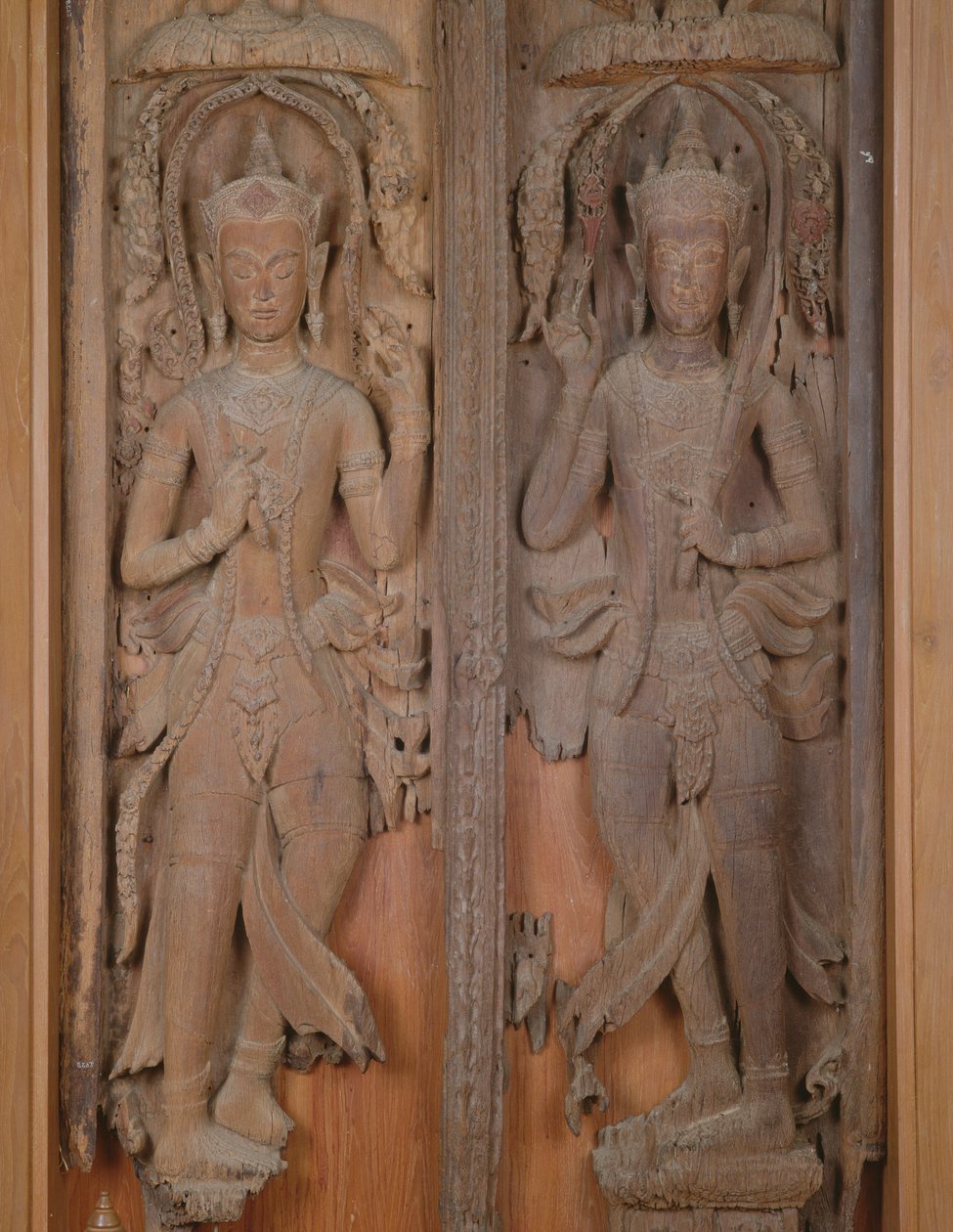 İki Deva (ahşap) ile bir kapı paneli by Thai School
