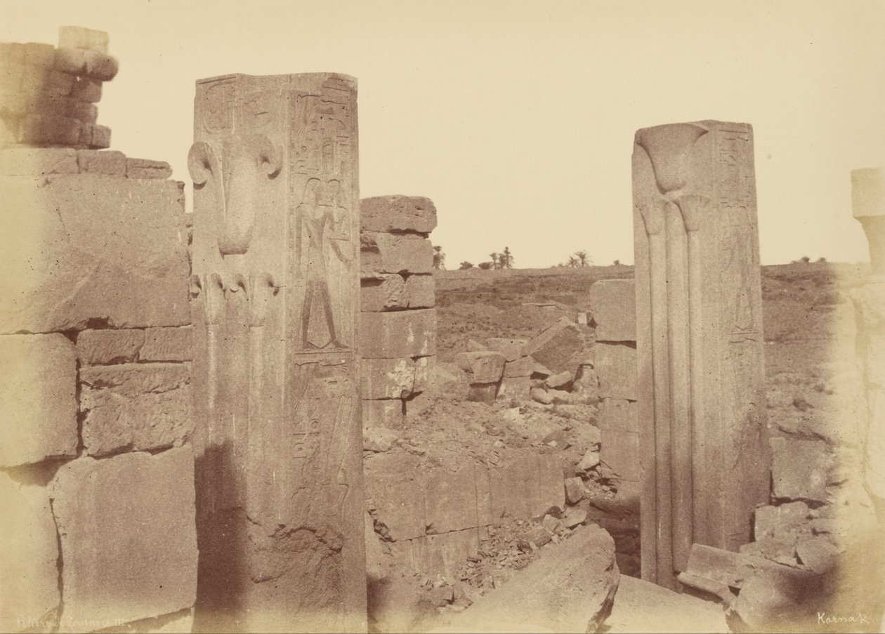 (Karnak, Thotmes III Lotus Sütunları) by Théodule Devéria