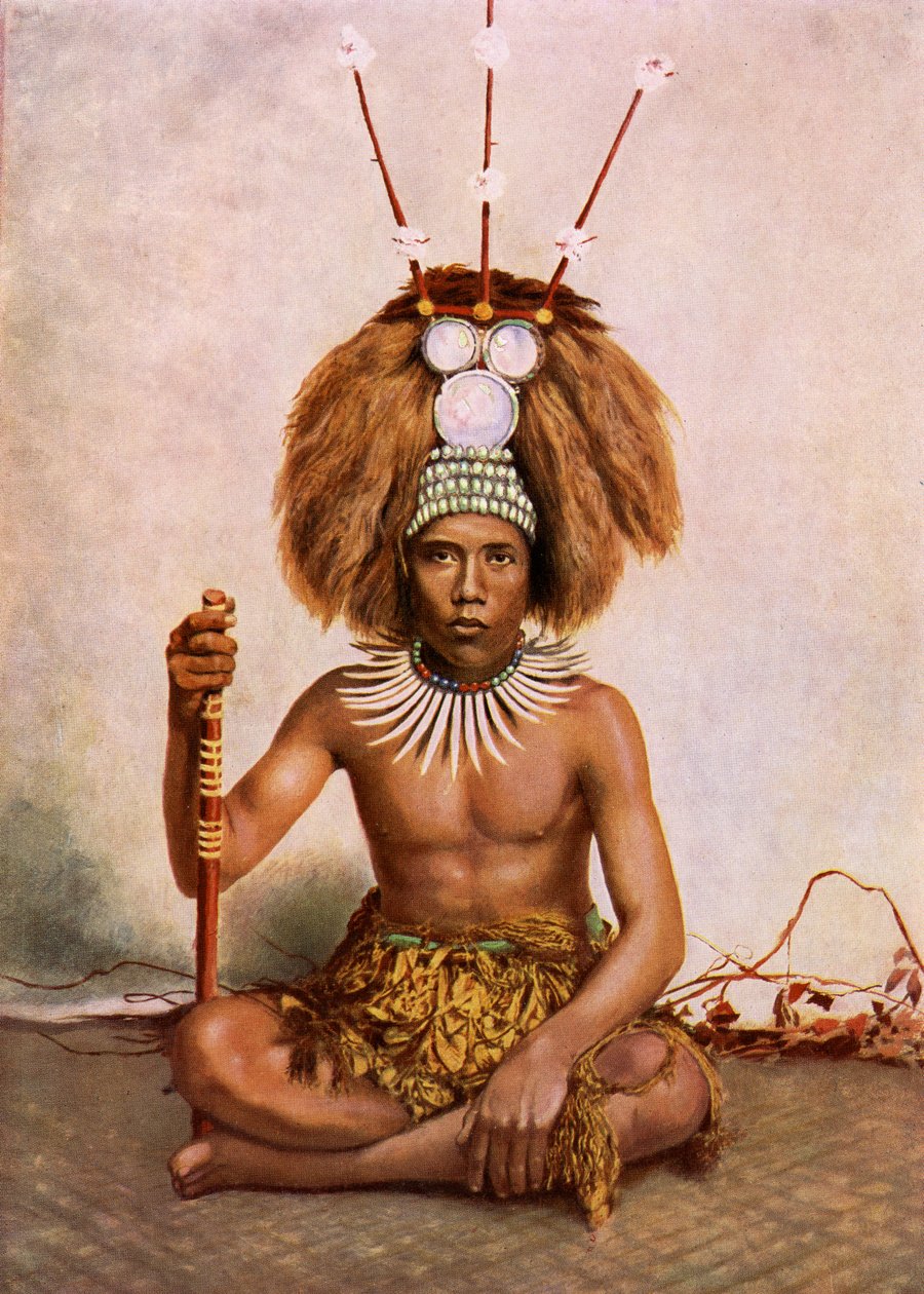 Bir Samoalı şefin (Matai) oğlu, tuiga başlı elbise giyen bir Manaia, 1890-1910 by Thomas Andrew