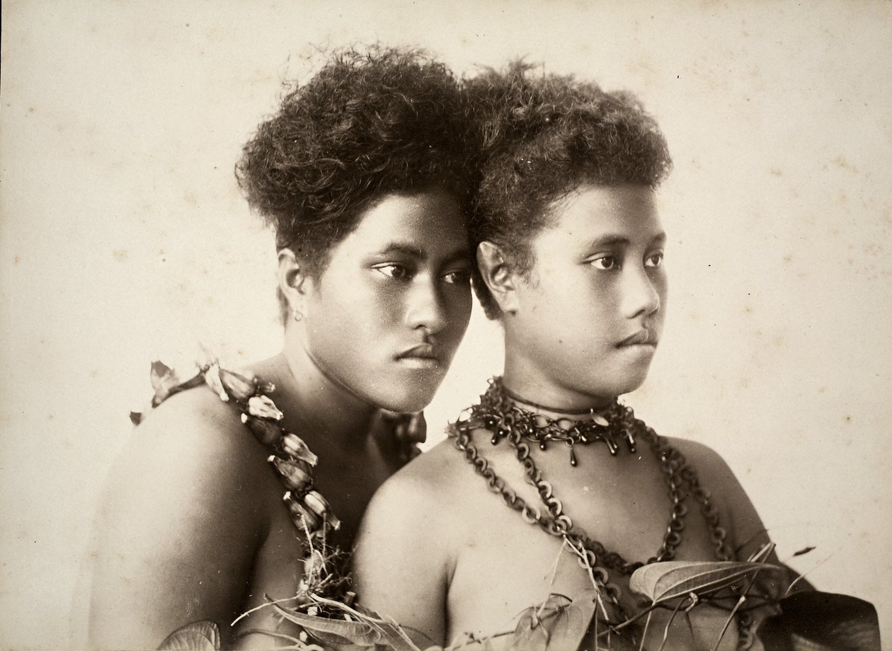 Two Women, Samoa (albüm baskısı) by Thomas Andrew