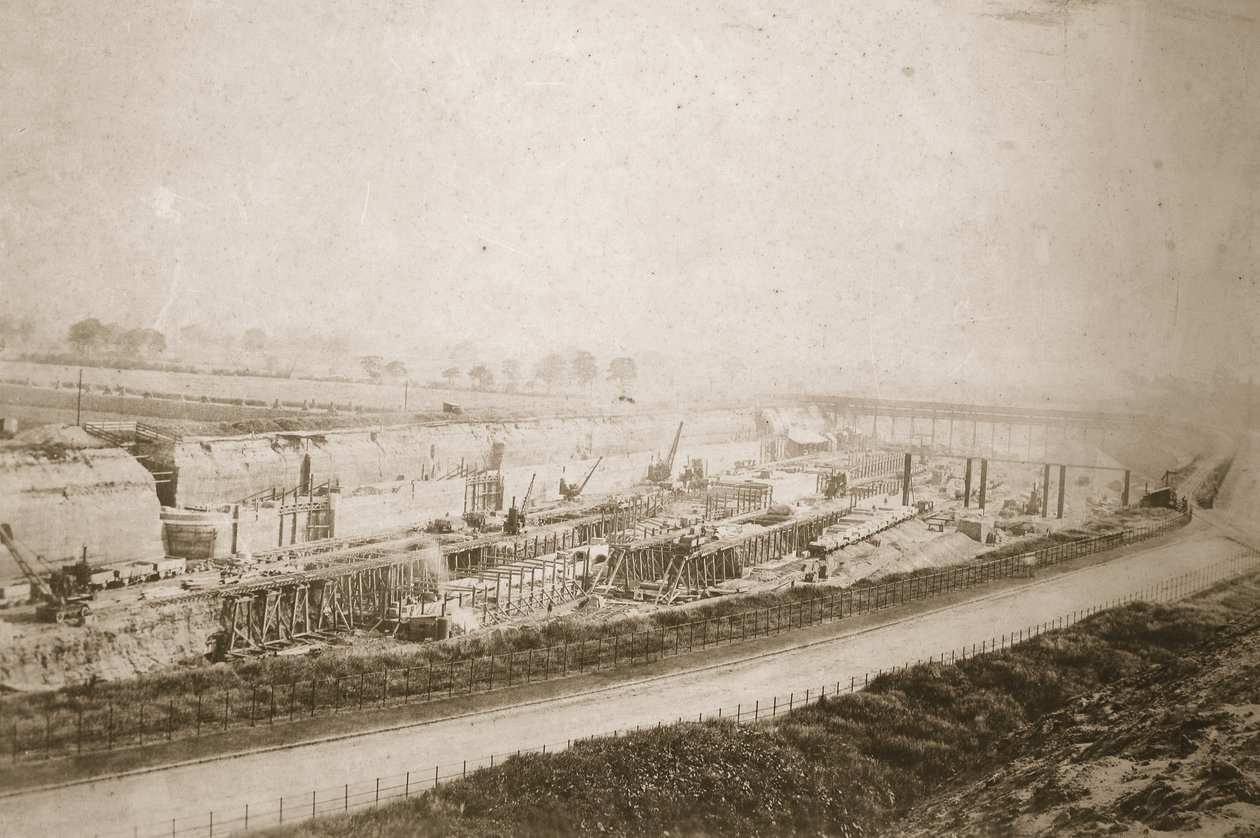 Latchford Kilitleri Yapımı, Dolgudan görünüm (sepya fotoğraf) by Thomas Birtles