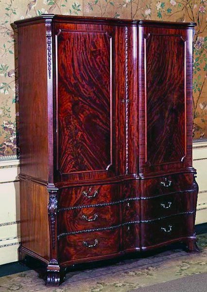 Oymalı gardırop, 1766 (maun) by Thomas Chippendale