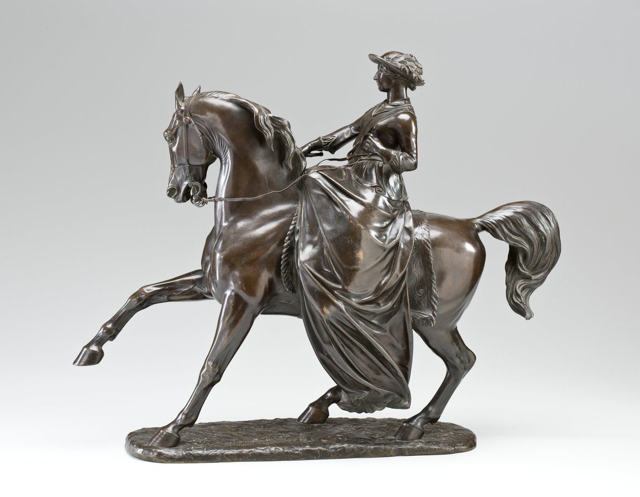 Kraliçe Victoria'nın atlı heykeli, 1853 (bronz) by Thomas Thornycroft