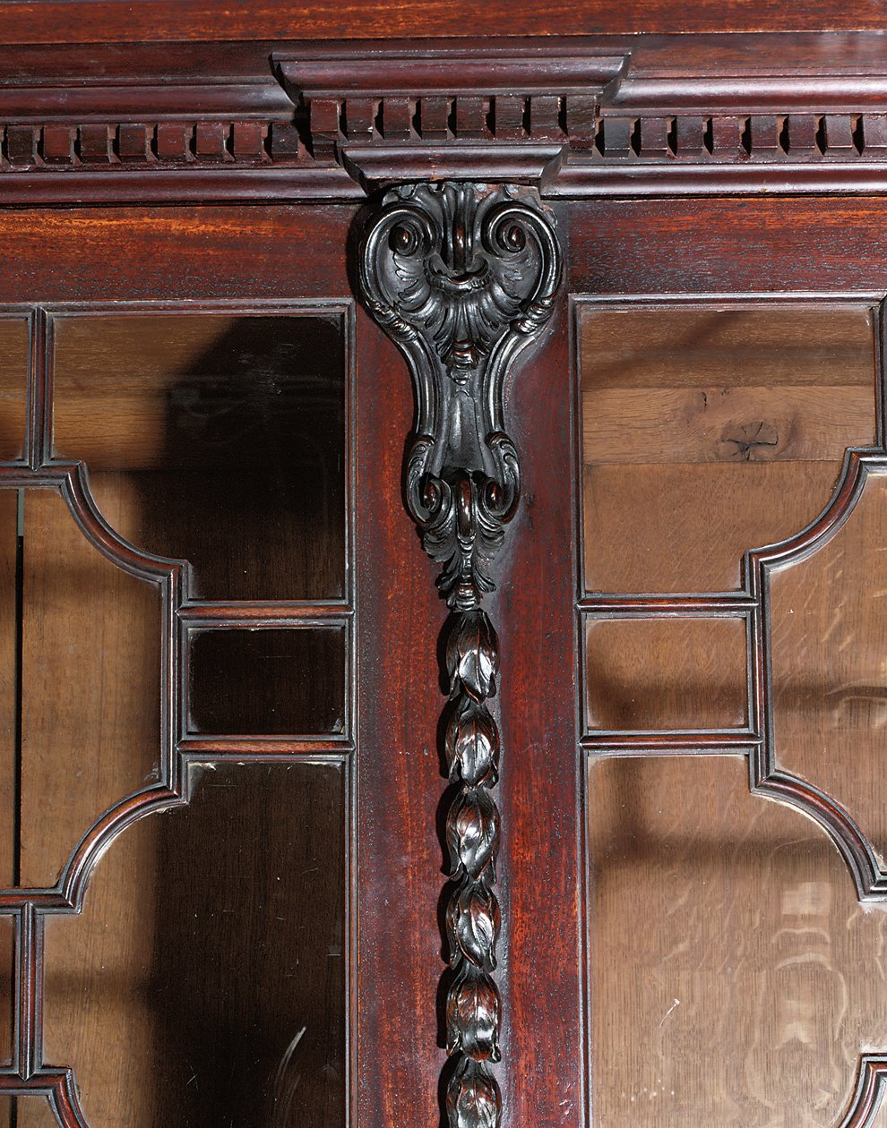 Bir George III ön kitaplık by Thomas Chippendale