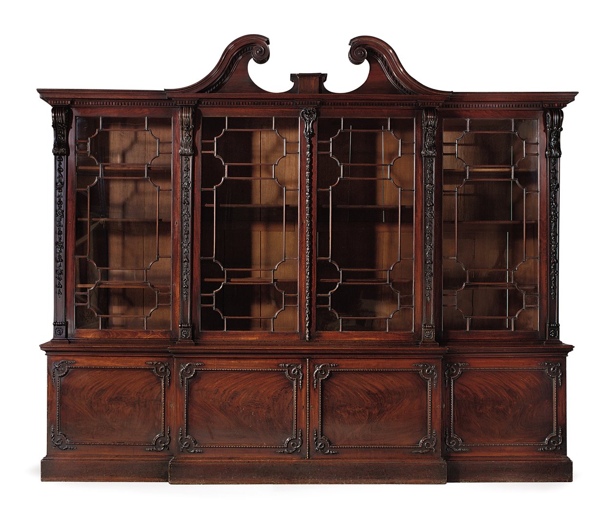 Bir George III ön kitaplık by Thomas Chippendale