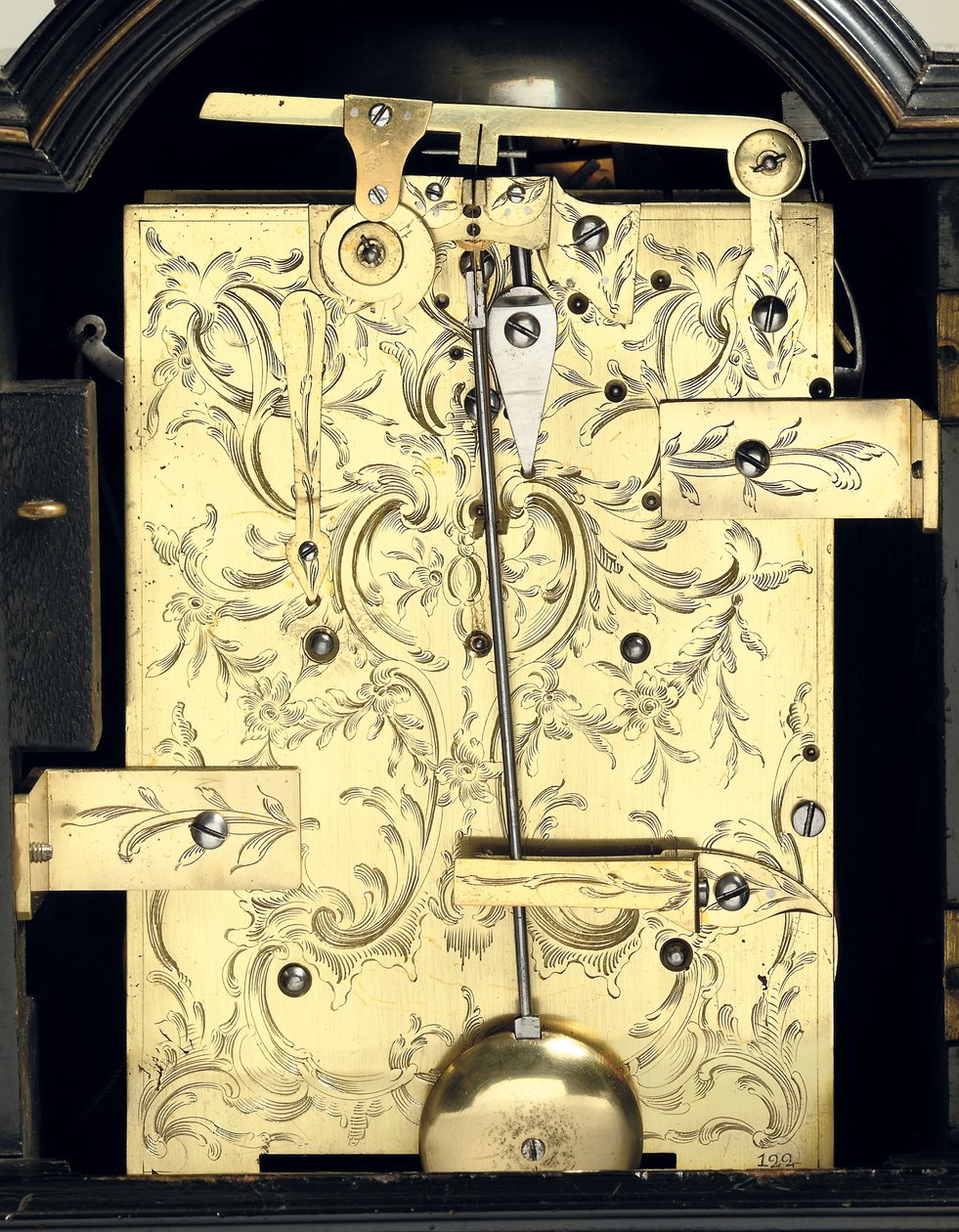 George III çarpıcı masa saatinden detay, c.1770 (ahşap, cam ve metal) (ayrıca bkz. 491921) by Thomas Wagstaff or Wagstaffe