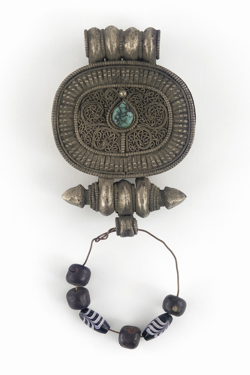 Muska kılıfı (Gau) (gümüş, cam boncuklar ve turkuaz) by Tibetan School